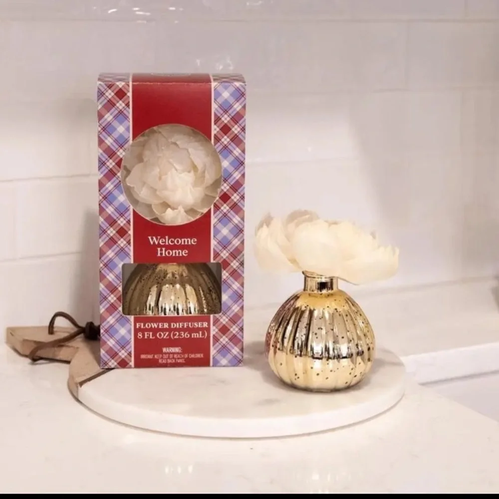 Welcome Home Holiday Flower Diffuser - Picture 3 of 3